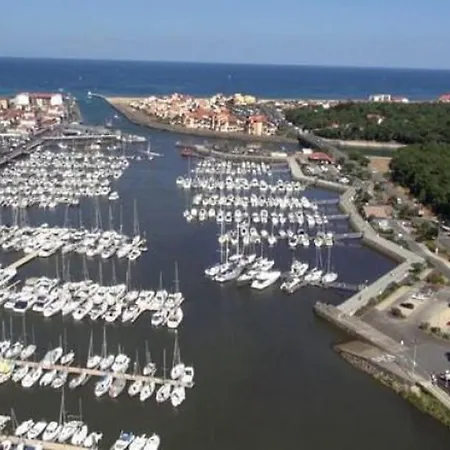 Charmante Maisonnette Proche Du Port Avec Parking Et Animaux Acceptes Villa