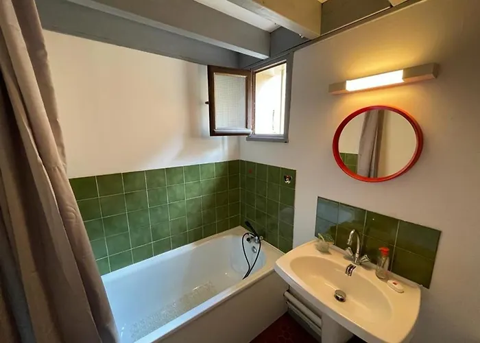 Villa Charmante Maisonnette Proche Du Port Avec Parking Et Animaux Acceptes - Fr-1-413-100